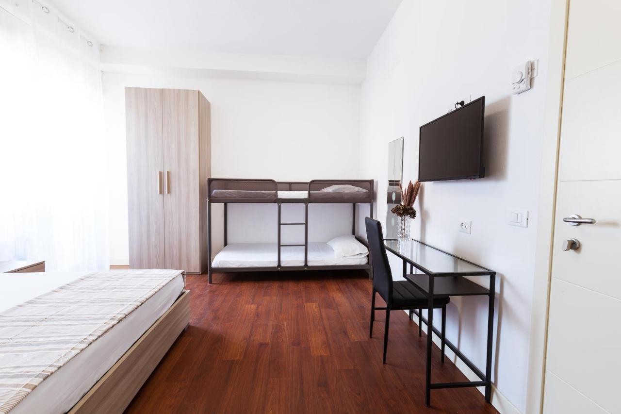 Hotel Al Nuovo Porto ベラーリア・イジェア・マリーナ エクステリア 写真