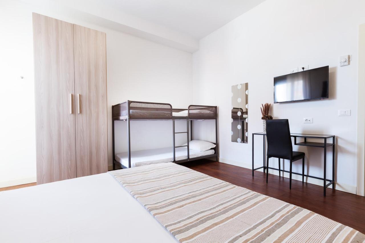 Hotel Al Nuovo Porto ベラーリア・イジェア・マリーナ エクステリア 写真