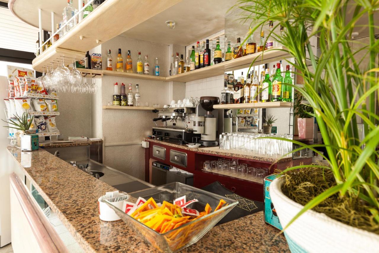 Hotel Al Nuovo Porto ベラーリア・イジェア・マリーナ エクステリア 写真