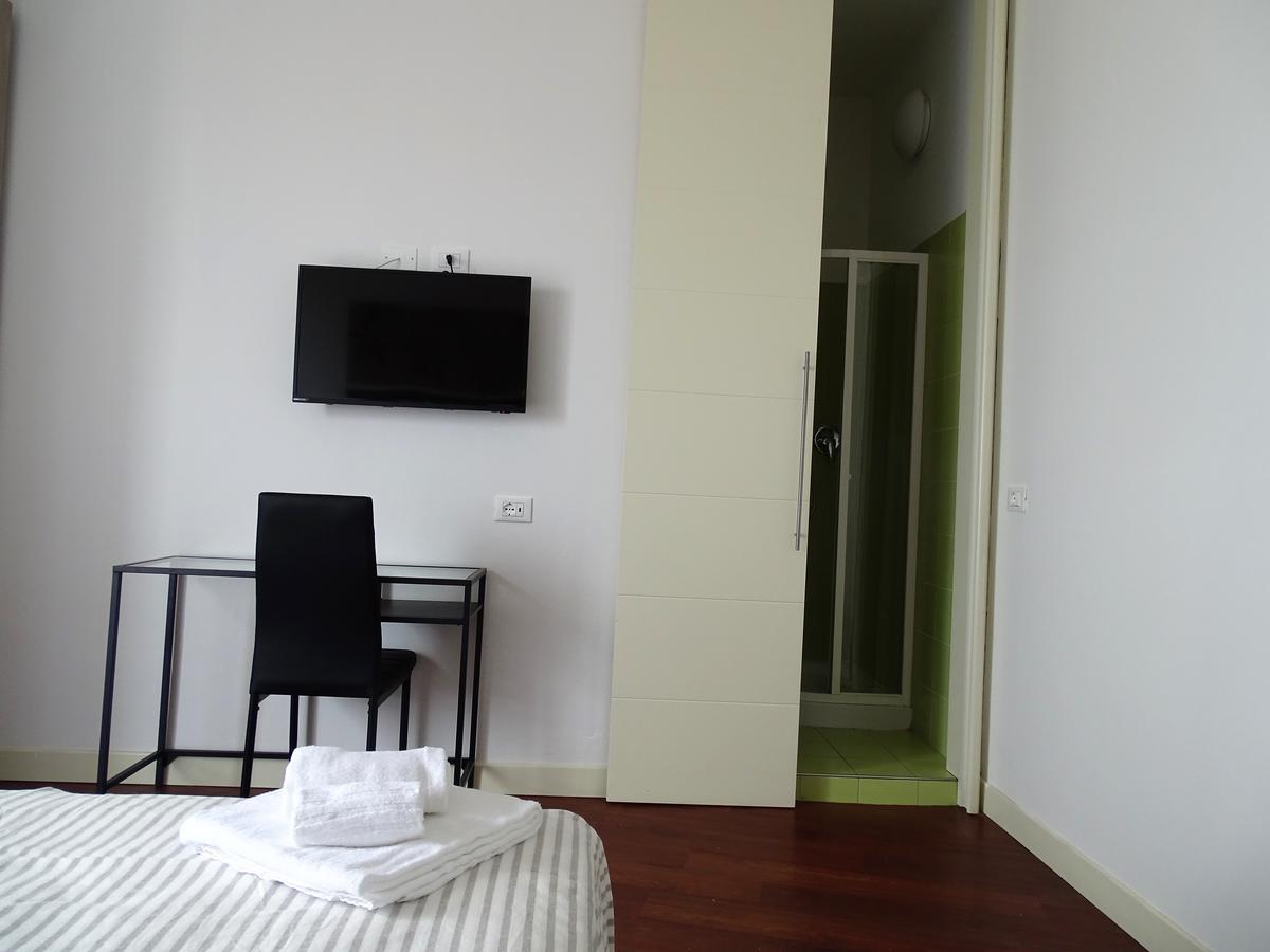 Hotel Al Nuovo Porto ベラーリア・イジェア・マリーナ エクステリア 写真