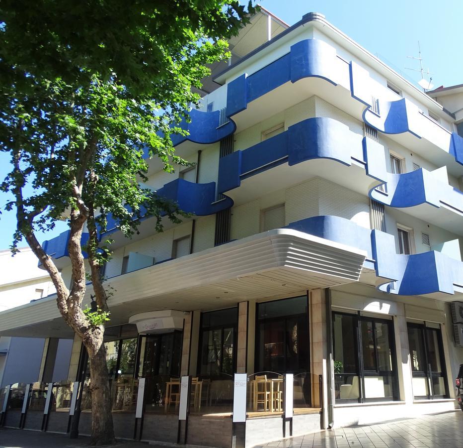 Hotel Al Nuovo Porto ベラーリア・イジェア・マリーナ エクステリア 写真