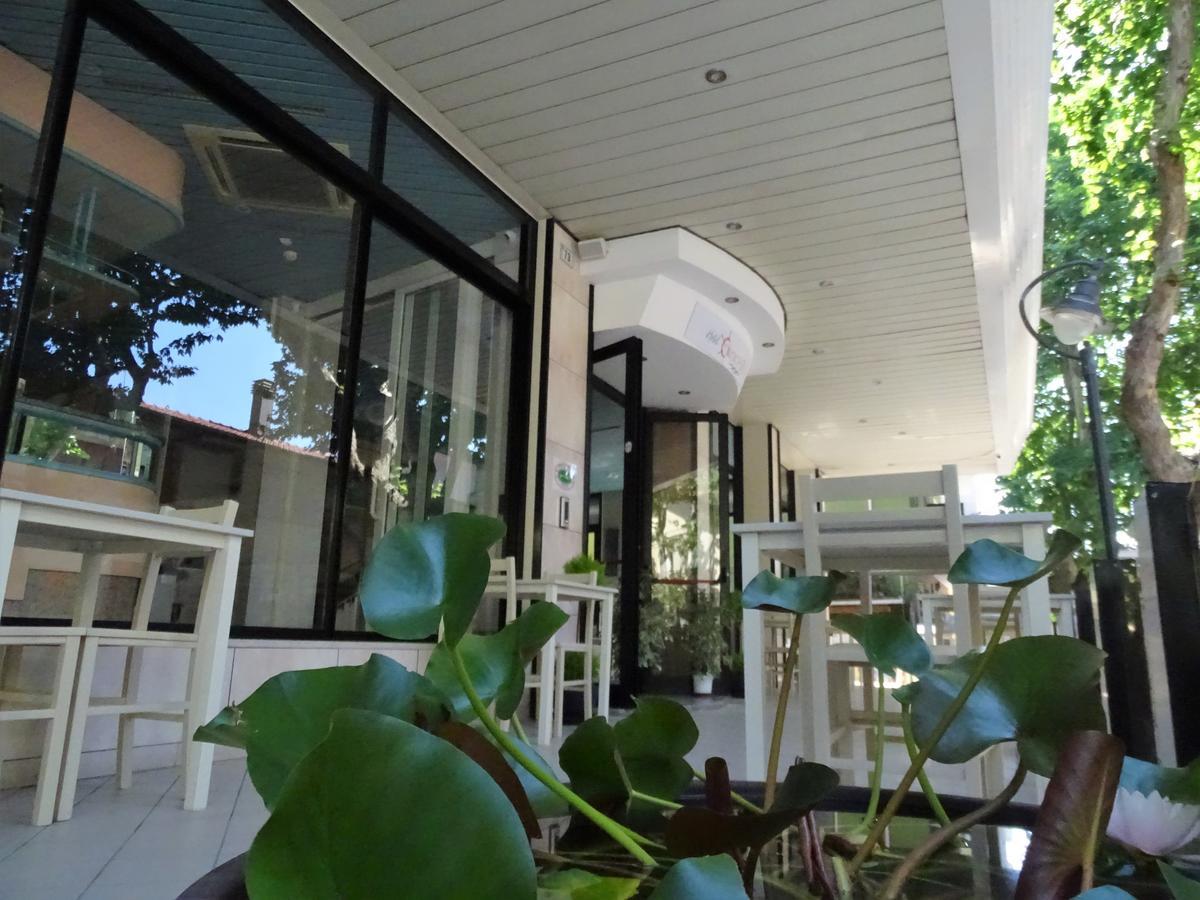 Hotel Al Nuovo Porto ベラーリア・イジェア・マリーナ エクステリア 写真