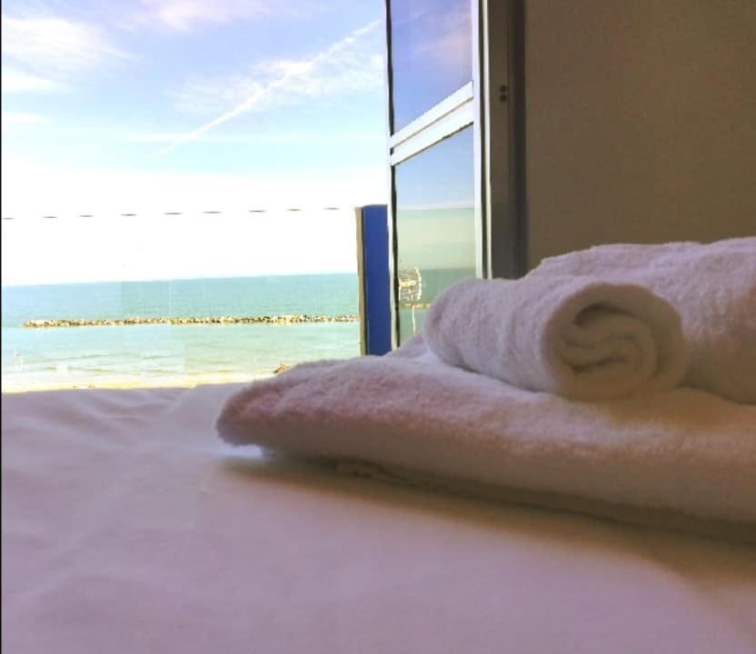 Hotel Al Nuovo Porto ベラーリア・イジェア・マリーナ エクステリア 写真